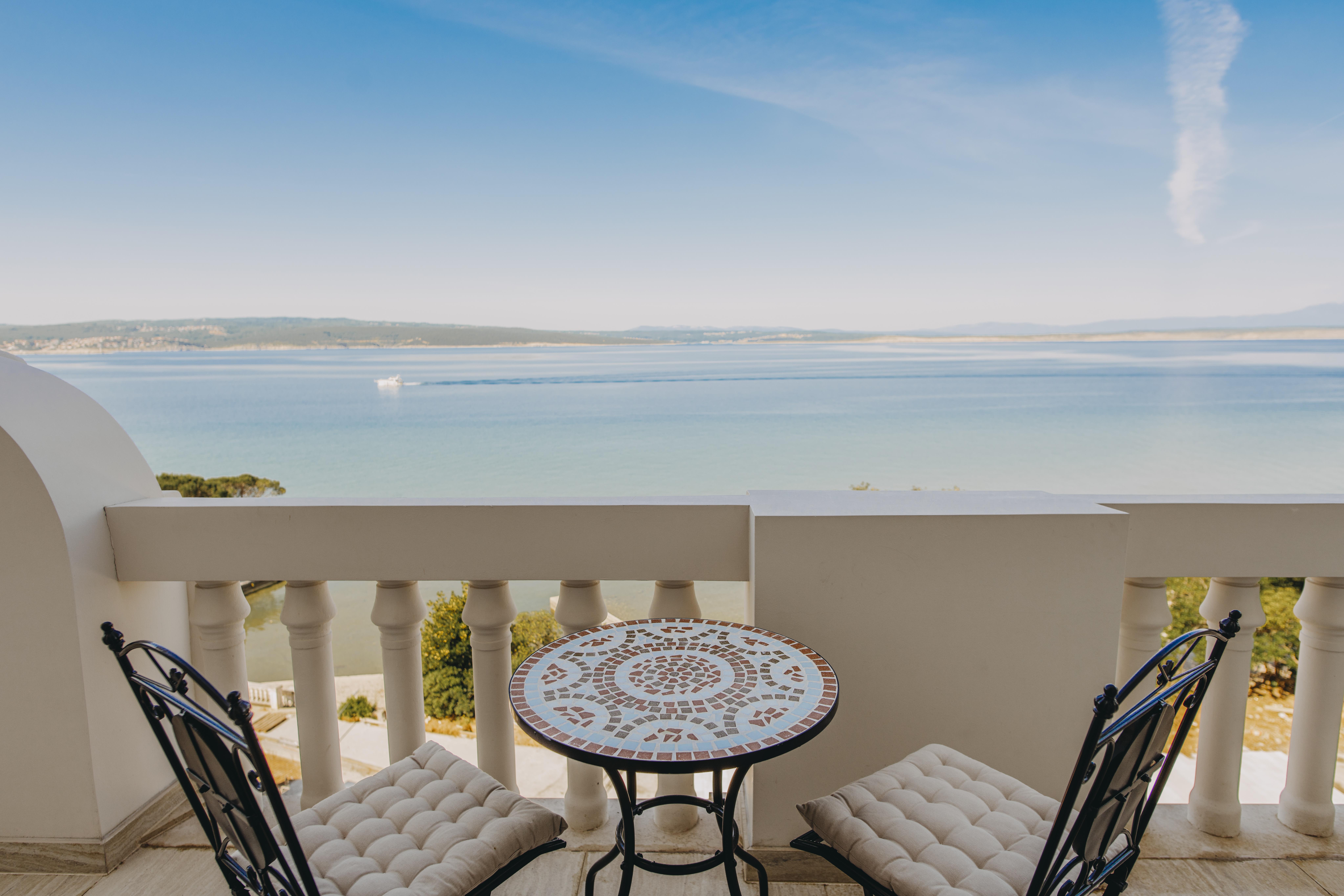 Hotel Miramare تْسْغيكفانِتْسا المظهر الخارجي الصورة View of the Gulf of Akaroa from the hotel